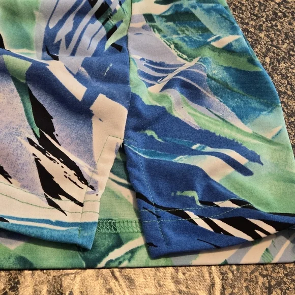 Bon Worth Women's Petite Medium Multicolor Abstract Top Ocean Colors 3/4 Sleeves - Picture 5 of 9